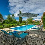 Martina Апартаменти *